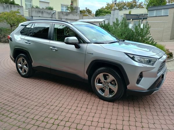 Toyota RAV4 Zgłoś Toyota RAV4 2.5 Hybrid Comfort 4x4 wersja olimpijska