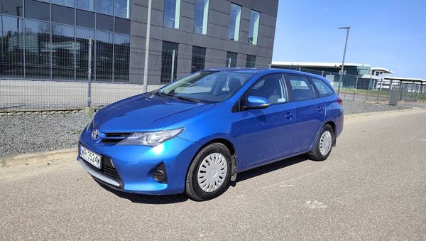 Toyota Auris FILM 1.4 D4D Salon PL 1wł 2014r Klima Czujniki Hak Isofix Serwisy