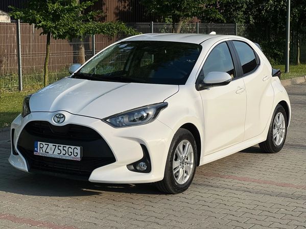 Toyota Yaris Toyota Yaris Cesja leasingu Pierwszy właściciel bezwypadkowy