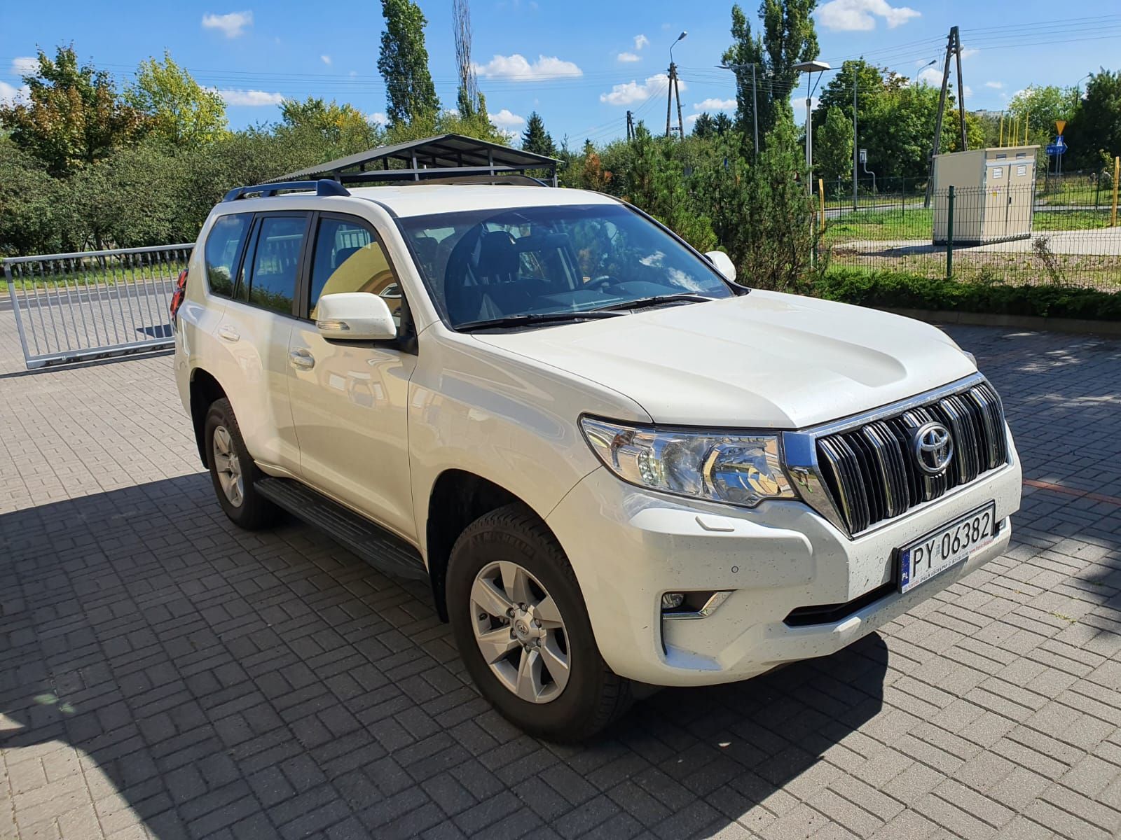 Toyota Land Cruiser PIERWSZY WŁAŚCICIEL, przebieg głównie trasy, stan salonowy.