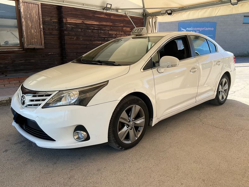 Toyota Avensis 2.0 D-4D Lounge