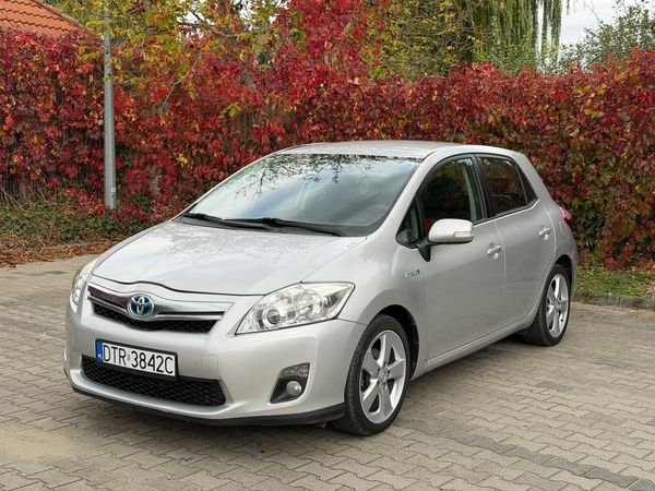 Toyota Auris 1.8 Hybrid 2011