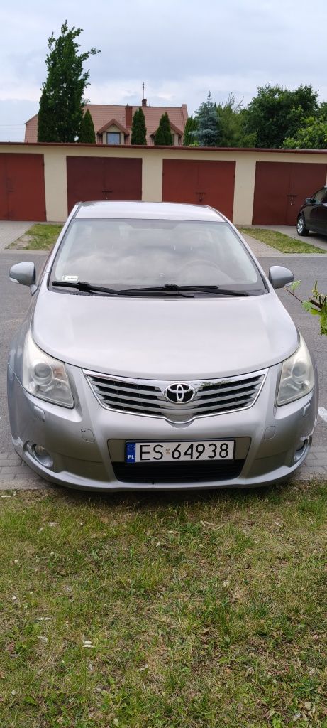 Toyota Avensis t27 2010r
