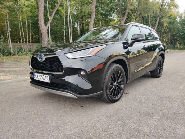 Toyota Highlander TYLKO 17 tys. km. / JAK NOWY / executive / DODATKOWE KAMERY / faktura