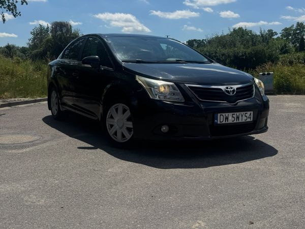 Toyota Avensis 2.0D 2009r. Manual/cruise control/air conditioning/tow hitch/heated seats