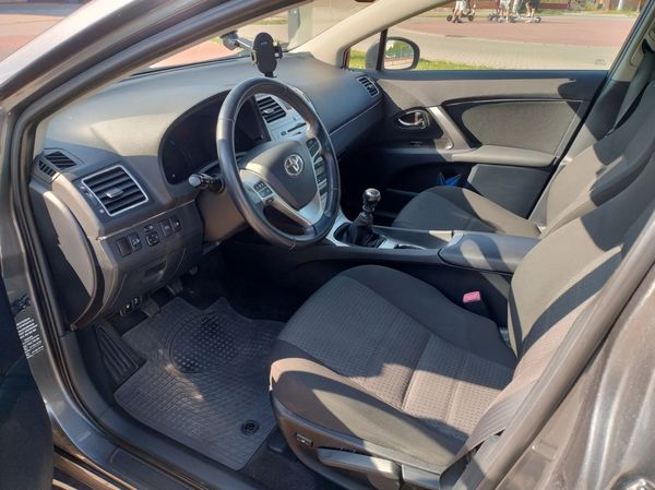 Toyota Avensis TOYOTA AVENSIS 1.8 benzyna 2012 - drugi właściciel