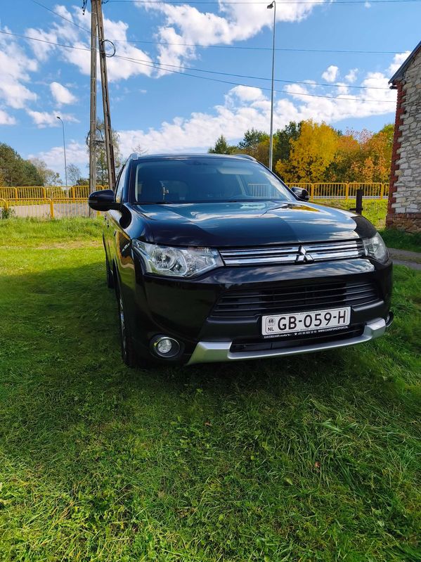 Mitsubishi OUTLANDER