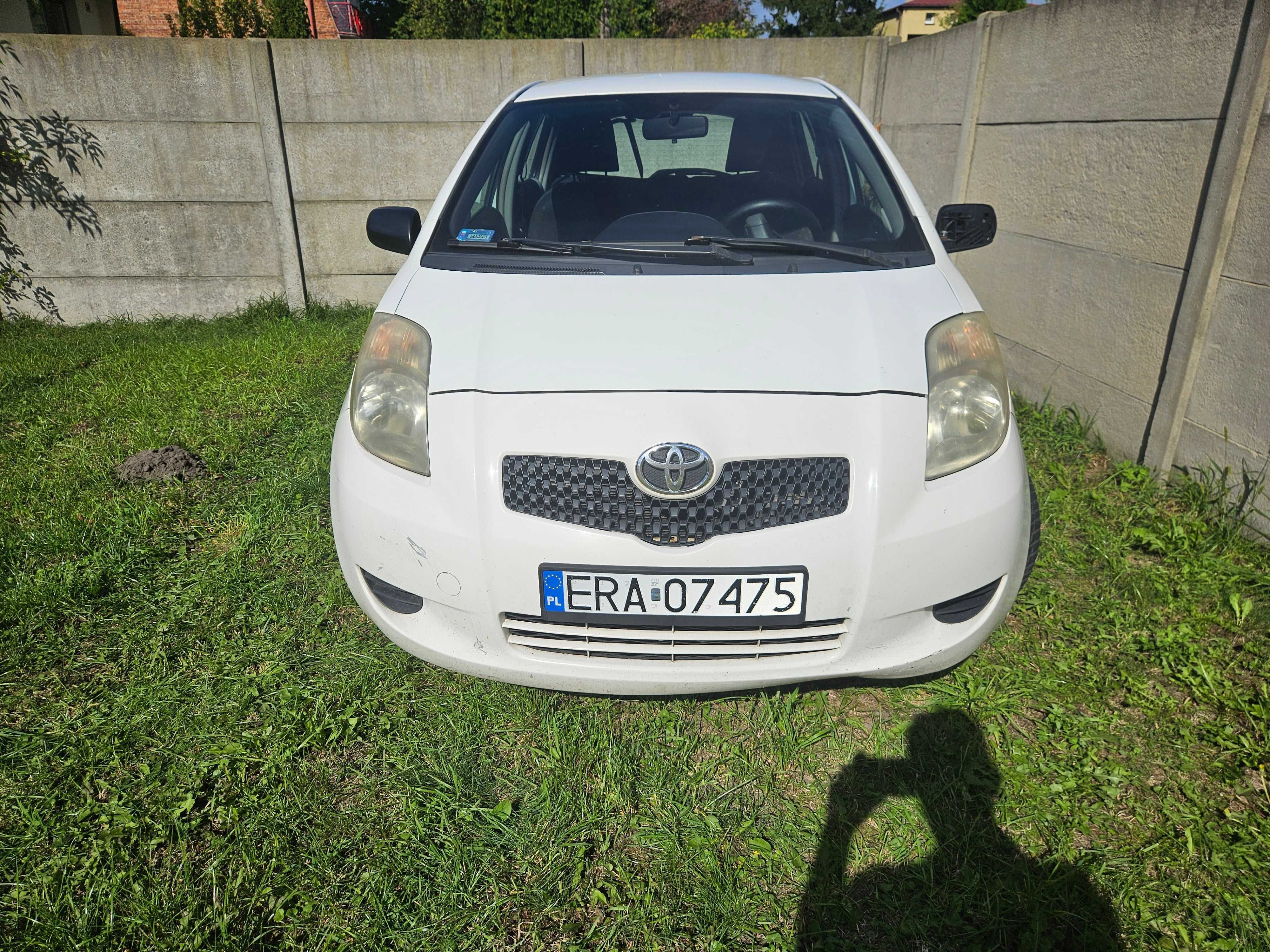 Toyota Yaris II 2006 1.4 D4D 90 KM 4 drzwiowa klimatyzacja