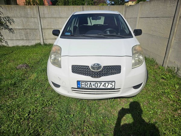 Toyota Yaris II 2006 1.4 D4D 90 KM 4 drzwiowa klimatyzacja