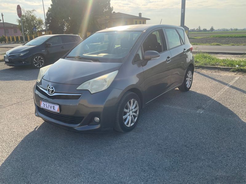 Toyota Verso-S 1.33 Dual VVT-i Lounge
