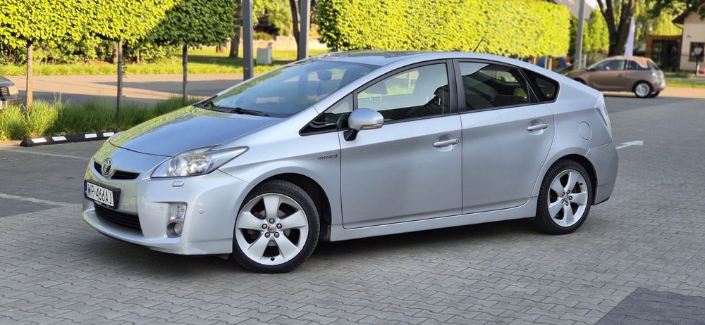 Toyota Prius III 1.8 Hybrid + LPG | 2009 | 260 thousand km | 1 owner in PL