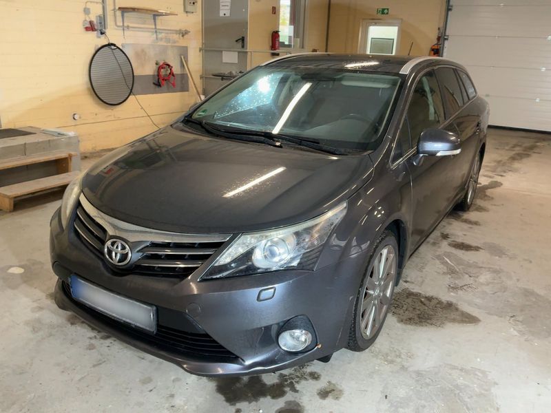 Toyota Avensis 2.2 D-4D D-Cat Executive