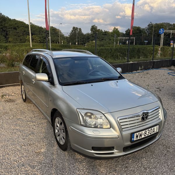 For sale Toyota Avensis / 1.8 / Petrol / Air conditioning / Estate / Economical / Spacious / Comfortable / Heated seats /