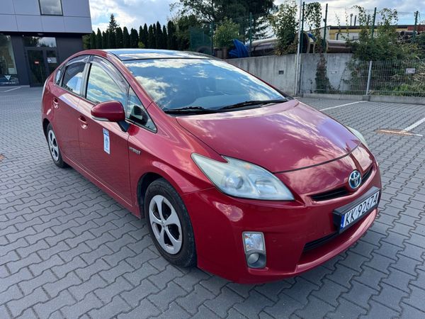 TOYOTA PRIUS III 1.8 HYBRID / LPG / Possibility of Purchase in Installments / COOPERATION WITH a Taxi Fleet Partner