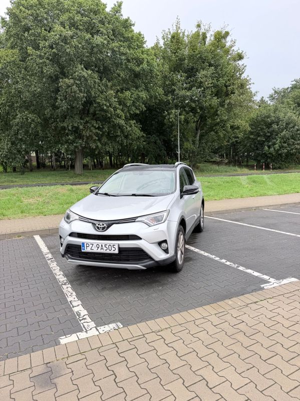 Sprzedam Toyota Rav4 2,0