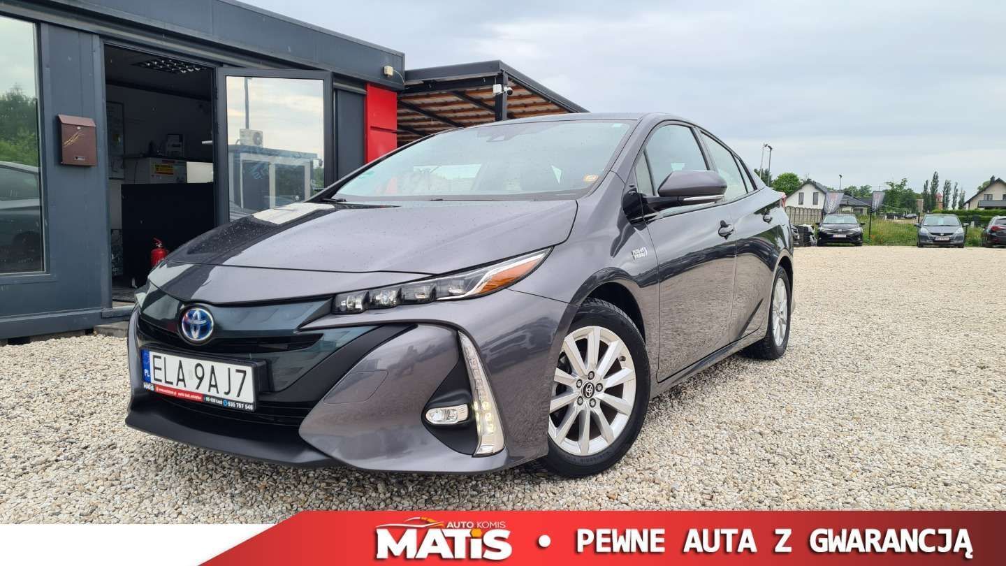 Toyota Prius 1.8 Benz PLUG IN head up navi kamera radar tempomat bezwypadek