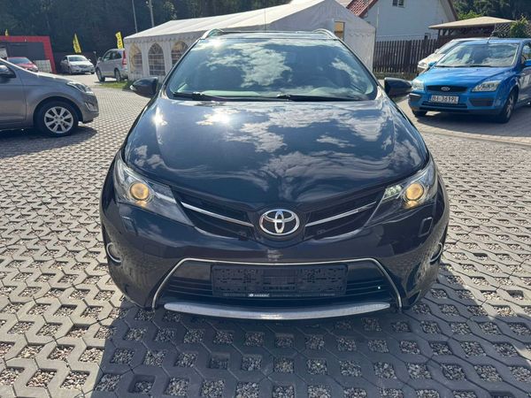 Toyota Auris 1.6 LPG 2015