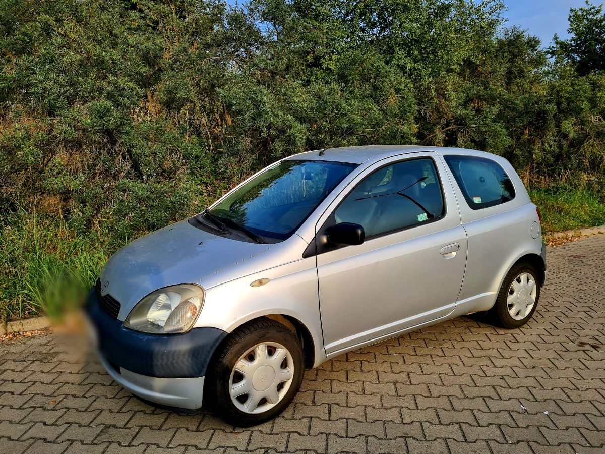 Toyota Yaris 1.0 vvti, stan bdb, opłaty do 12/2026