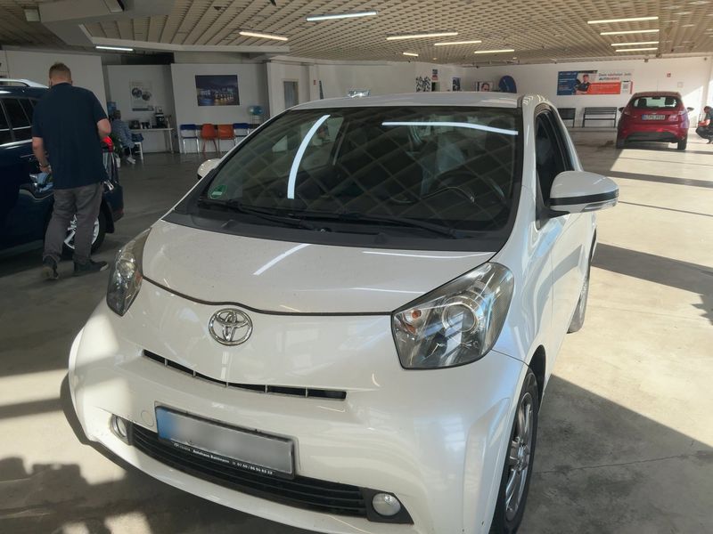 Toyota iQ 1.0 VVT-i