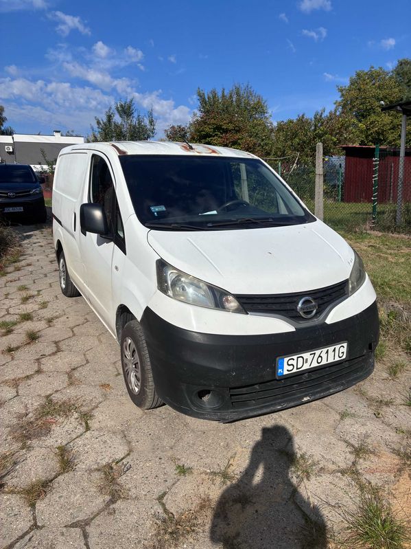Samochód Nissan NV200