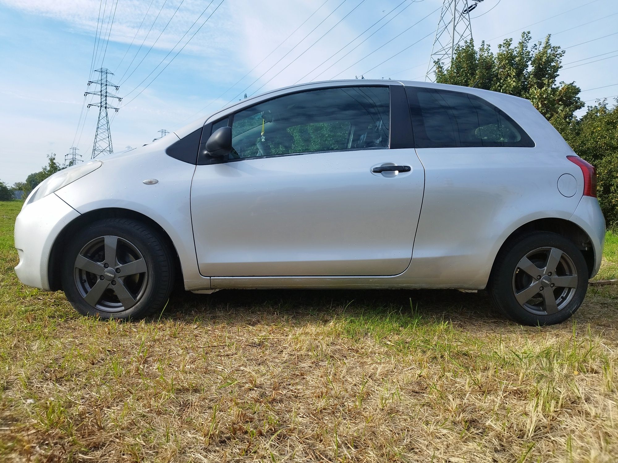 Toyota Yaris 1.3 benzyna