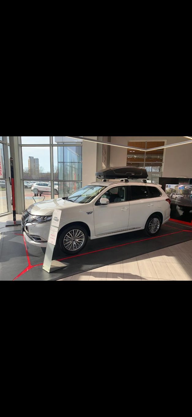 Mitsubishi Outlander Pierwszy właściciel , garażowany , mały przebieg głównie długie tra