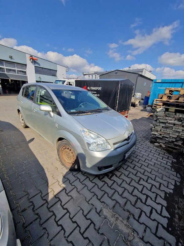 Toyota Corolla Verso Toyota Corolla Verso 2005 Uszkodzony Silnik Dobry Stan
