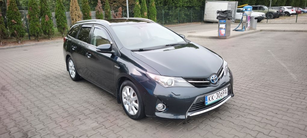 Toyota Auris 1.8 Hybrid 2013