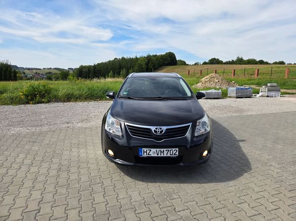 Toyota Avensis 1.8 benzyna piękna