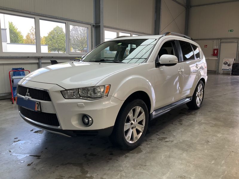 Mitsubishi Outlander 2.2 DI-D Instyle 4WD