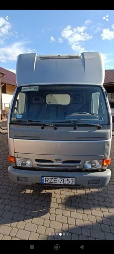 Nissan capstar E 110