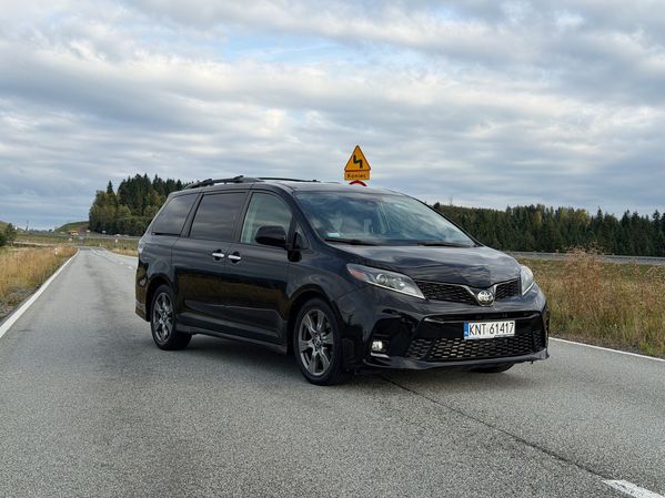Toyota Sienna 3.5 Petrol 2018