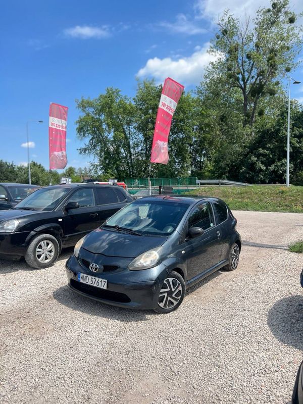 Toyota Aygo 1.0 "fuel-efficient" "nice condition" "long payments" "trade-in" "installments" air conditioning