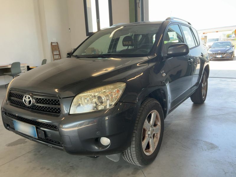 Toyota RAV 4 2.2 Turbodiesel