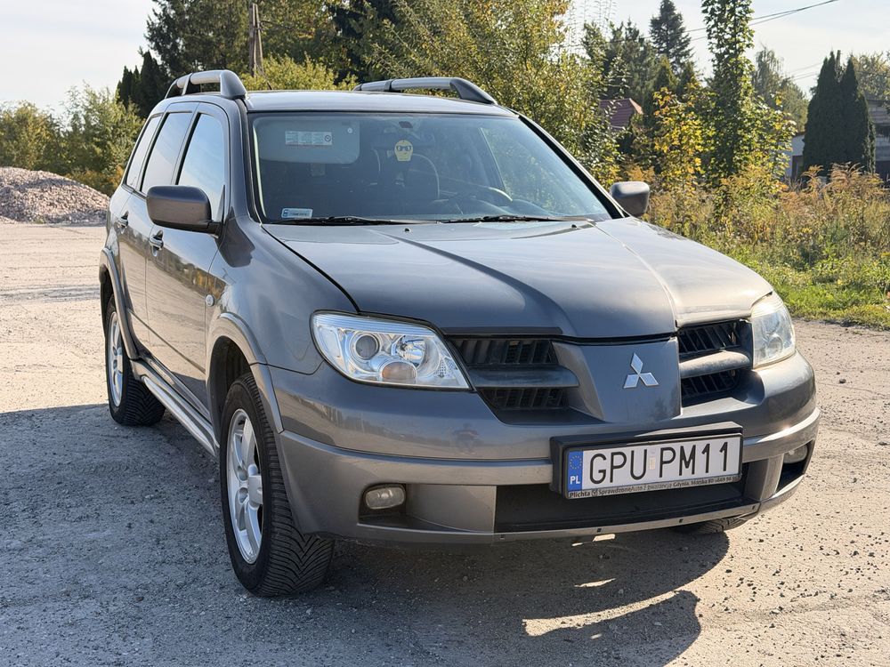 Mitsubishi Outlander 2.0 Benzyna 4x4 Klima Alufelgi hak