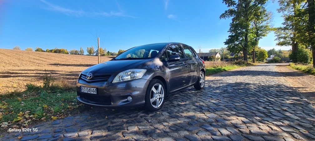 Toyota Auris 1.6 Petrol 2011