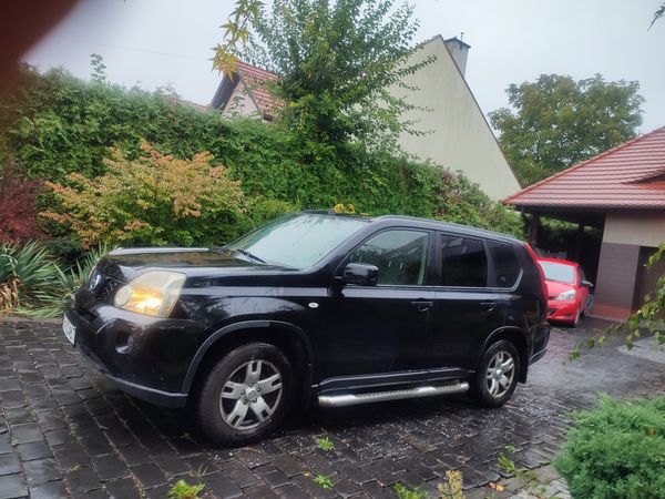 Samochód Nissan X-Trial