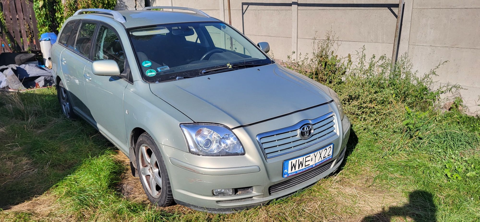 Toyota Avensis Damaged