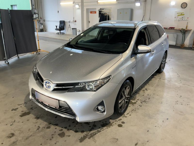 Toyota Auris Touring Sports 1.8 Hybrid SkyBlue