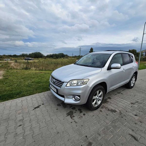 Toyota RAV4 2011