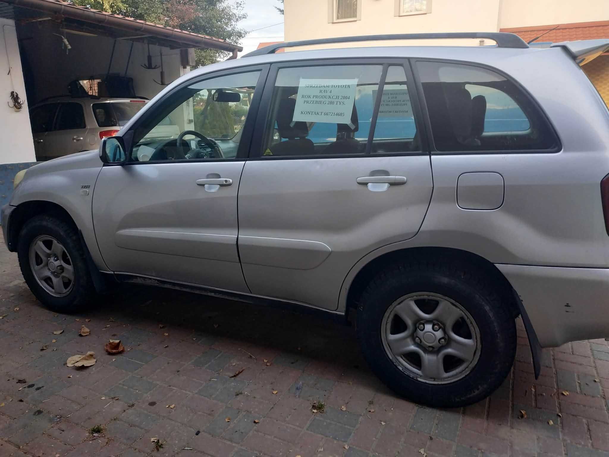 Toyota RAV-4 Petrol 2004