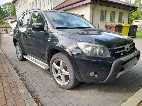 Toyota RAV4 Toyota RAV4 2.2 D-CAT 4x4 177 KM – 2007