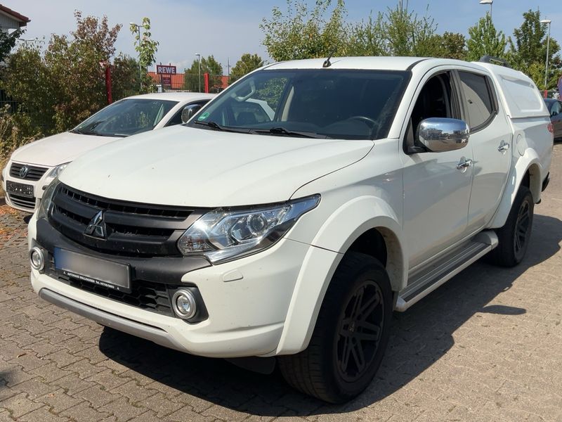 Mitsubishi L 200 2.4 DI-D Edition 100+ Doppelkabine 4WD