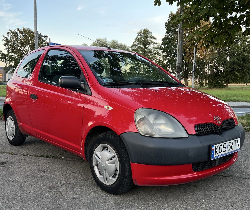 Toyota Yaris 2002 year, 1.0 gasoline engine, 68 KM, second set of steel wheels