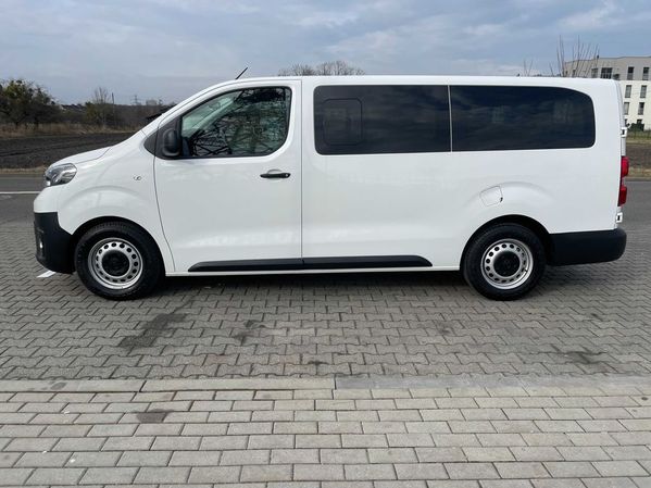 BUS 9 seats Toyota Proace XL rental with buyout for 2890zł WITHOUT BIK