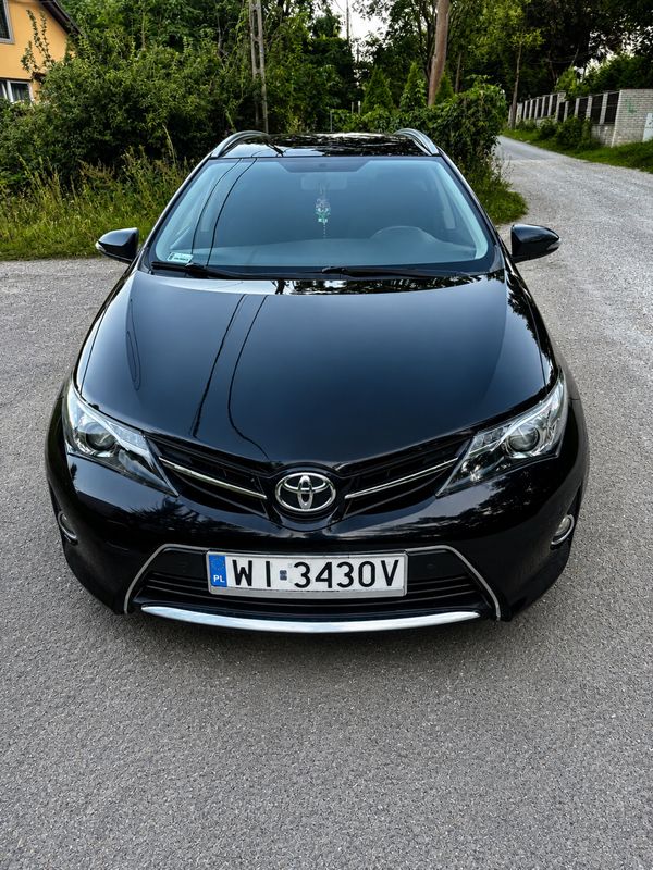 Toyota Auris 2014r 1.4 D4D Touring Sports Premium/ complete wheels Winter