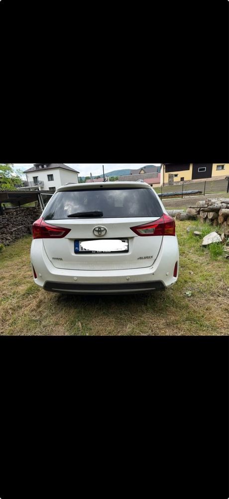 Toyota Auris estate 2014 automatic + LPG damaged engine