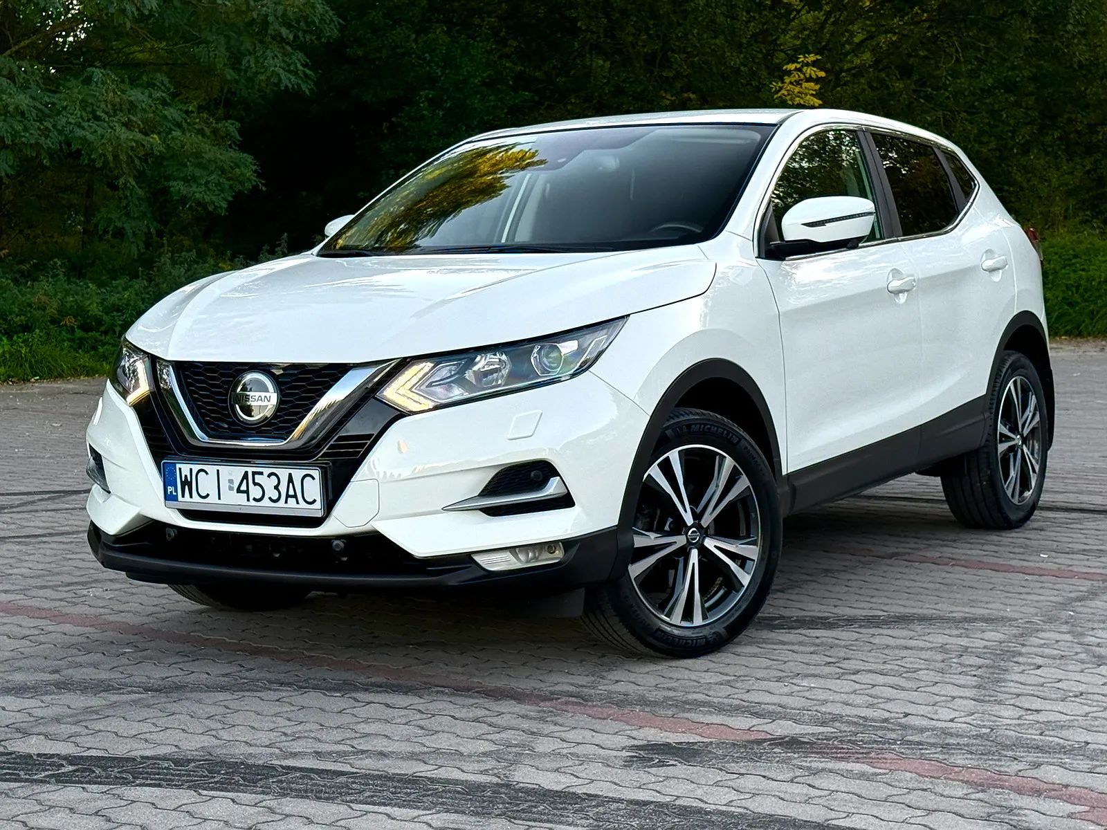 Nissan Qashqai 1.3 DIG-T Benzyna 140KM • N-Connecta • Video-Prezentacja