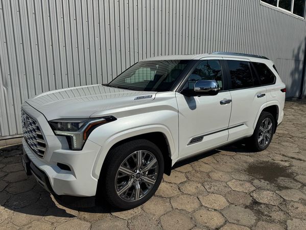 Toyota Sequoia Toyota Sequoia Capstone 1500 km