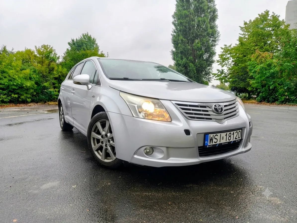 Toyota Avensis Toyota Avensis 2.2 D-CAT 150 KM Automat | 213 tys. km | Navi | Kamera